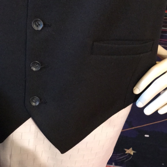 Black Vest - Picture 8 of 17